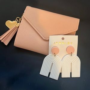 Wallet w/earrings; can sell separately